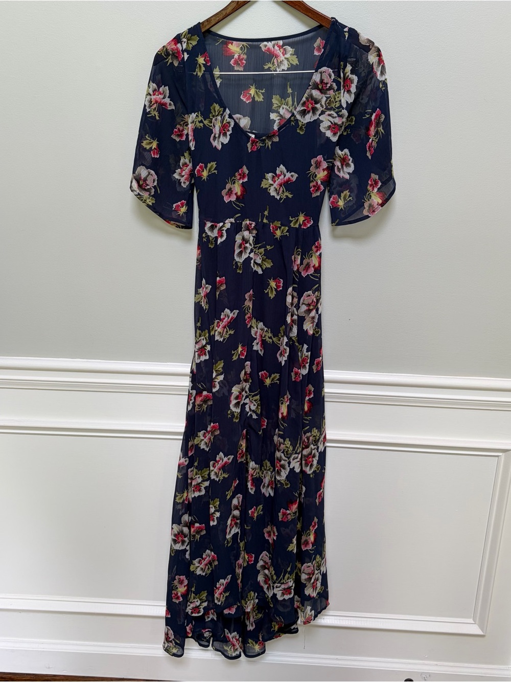 Abercrombie & Fitch EUC Navy Floral Maxi Dress with Pink and Cream Blooms XS
